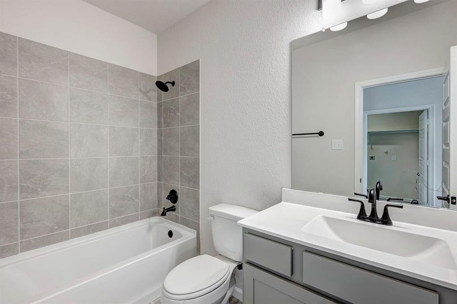 The Davenport II Hall Bath