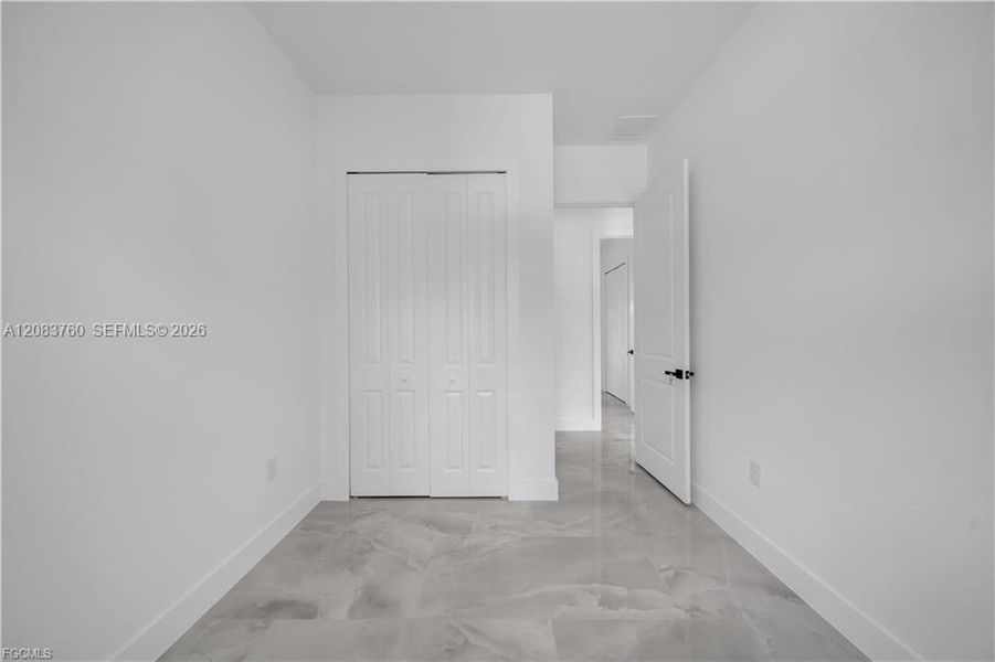 Spacious, unfurnished interior of a new home in , Lehigh Acres (Image 28).