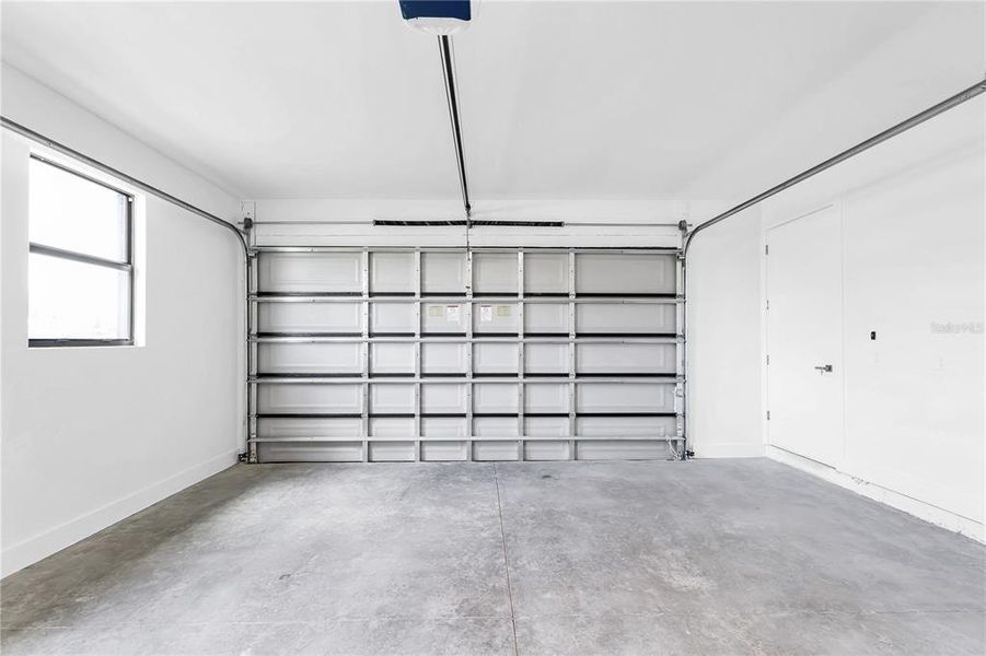 Spacious, unfurnished interior of a new home in , Port Charlotte (Image 17).