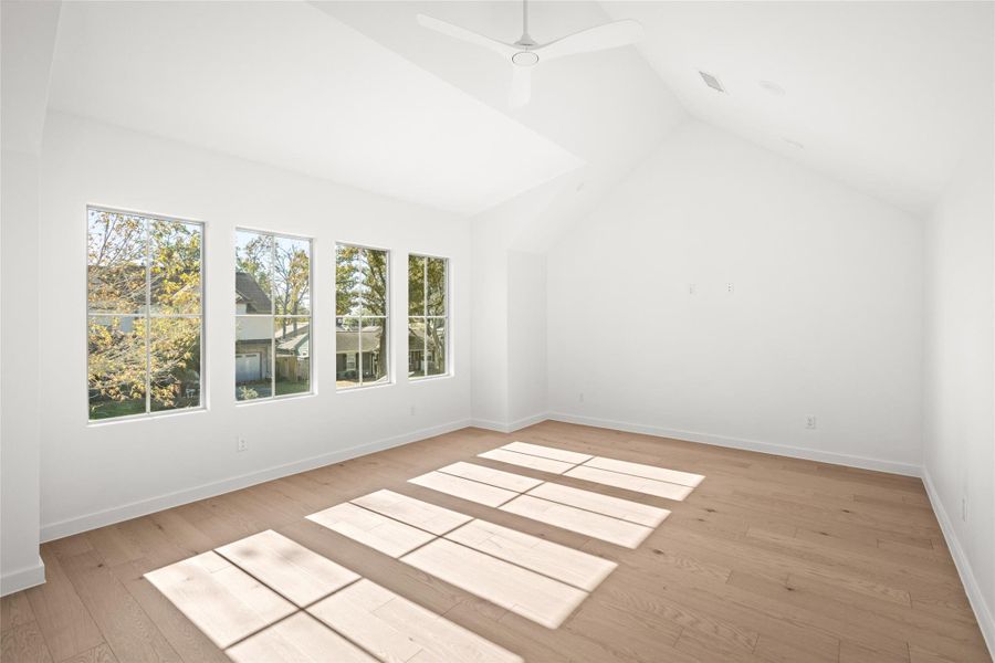 Spacious, unfurnished interior of a new home in , Houston (Image 27).