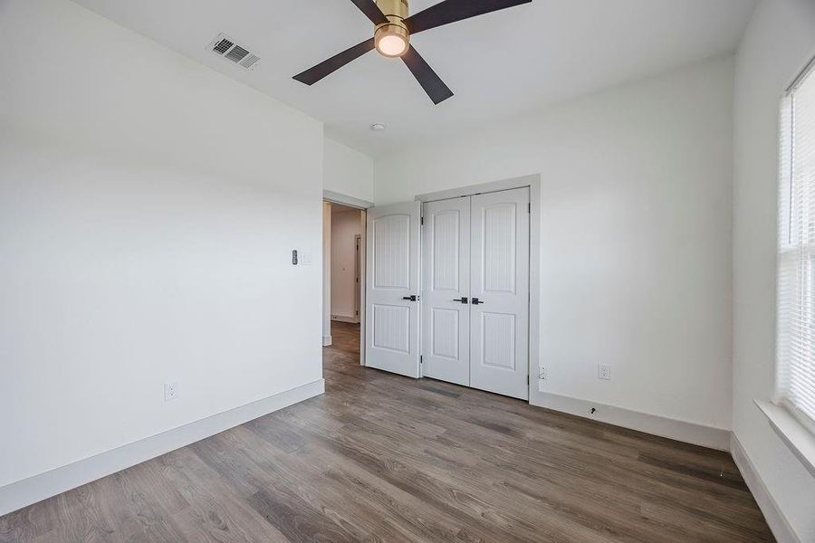 Spacious, unfurnished interior of a new home in , Fort Worth (Image 24).