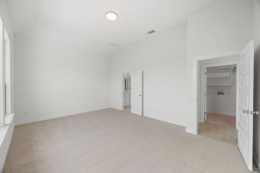 Spacious, unfurnished interior of a new home in Prairie Winds, Hutto (Image 25).