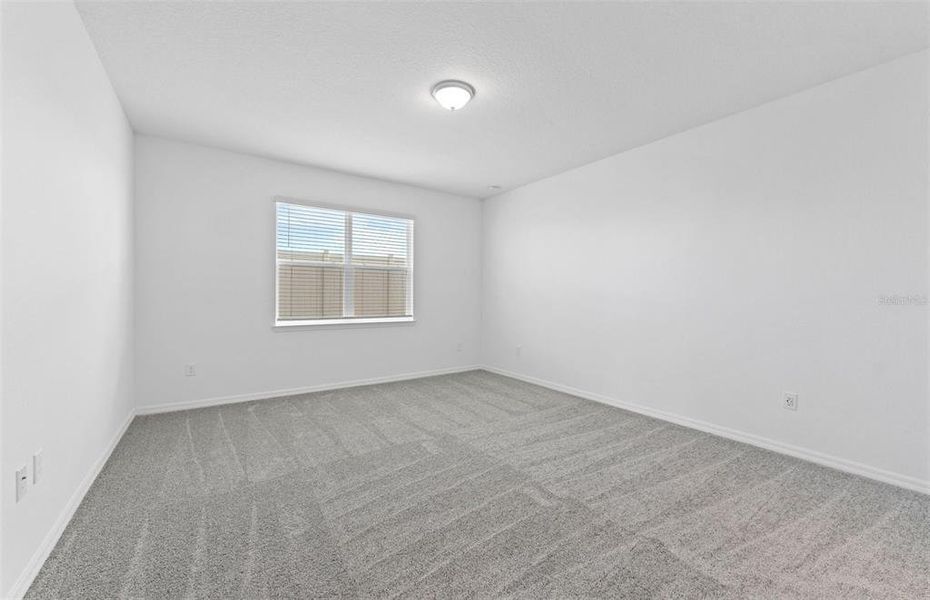 Spacious, unfurnished interior of a new home in Silverlake, Lake Alfred (Image 10).