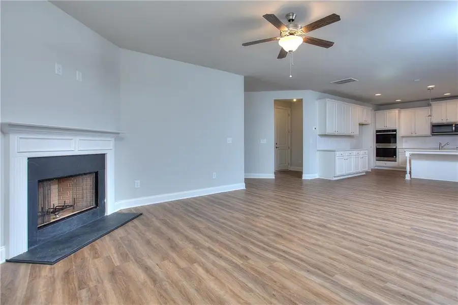 Spacious, unfurnished interior of a new home in , Homer (Image 29).