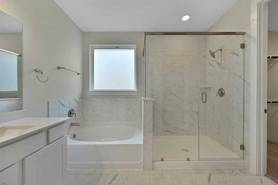 Furnished interior view inside a new home in Lago Mar, Texas City (Image 13).