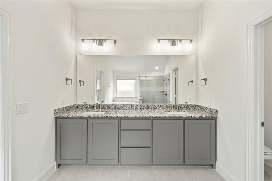Furnished interior view inside a new home in Somerset, Venus (Image 13).