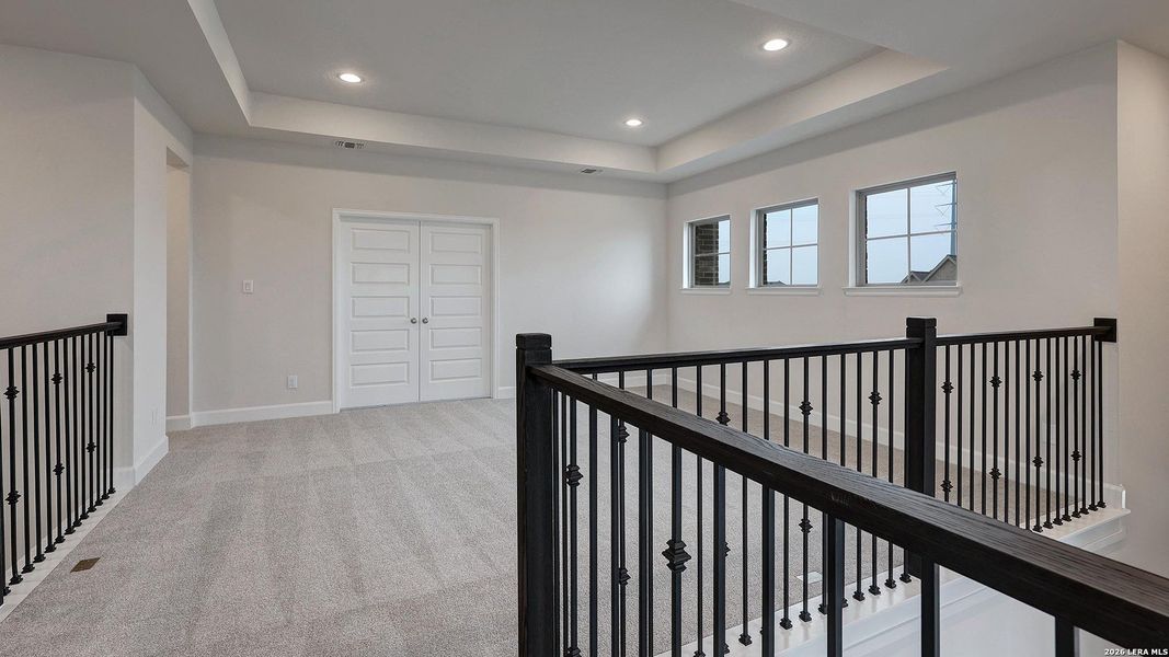 Spacious, unfurnished interior of a new home in Haby Hill, San Antonio (Image 25).