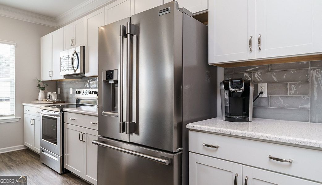 Furnished interior view inside a new home in Cobblestone Crossing, Warner Robins (Image 13).