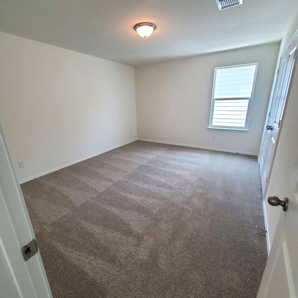 Spacious, unfurnished interior of a new home in Sonterra - Cool Water, Jarrell (Image 24).