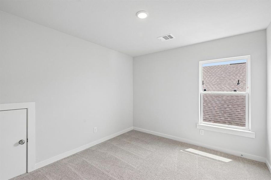 Spacious, unfurnished interior of a new home in Overland Grove, Forney (Image 25).