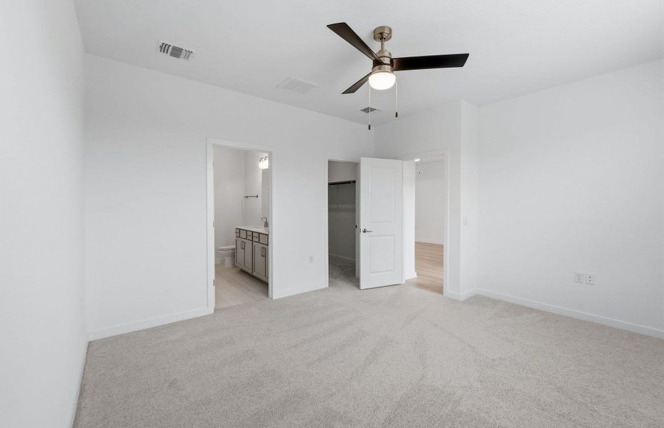 Spacious, unfurnished interior of a new home in Cameron Place, Austin (Image 15).