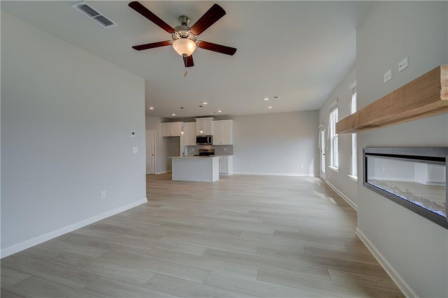 Spacious, unfurnished interior of a new home in Enclave at Evergreen, Fairburn (Image 11). Spacious, unfurnished interior of a new home in Enclave at Evergreen, Fairburn (Image 11).