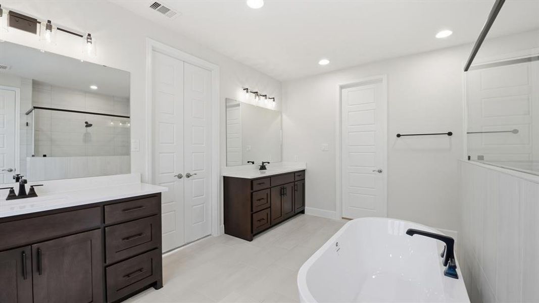 Furnished interior view inside a new home in Terraces, Rockwall (Image 15).