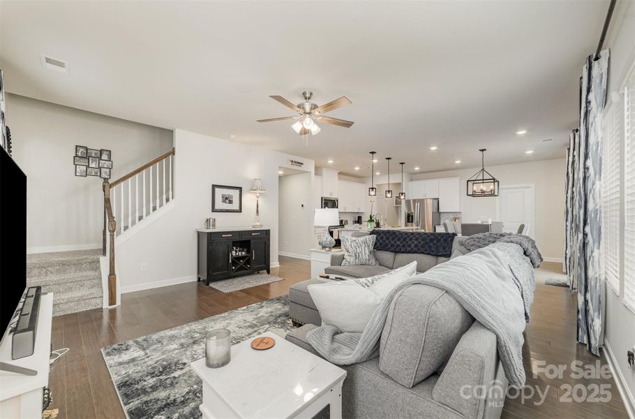 Cook and talk at the same time Cook and talk at the same time