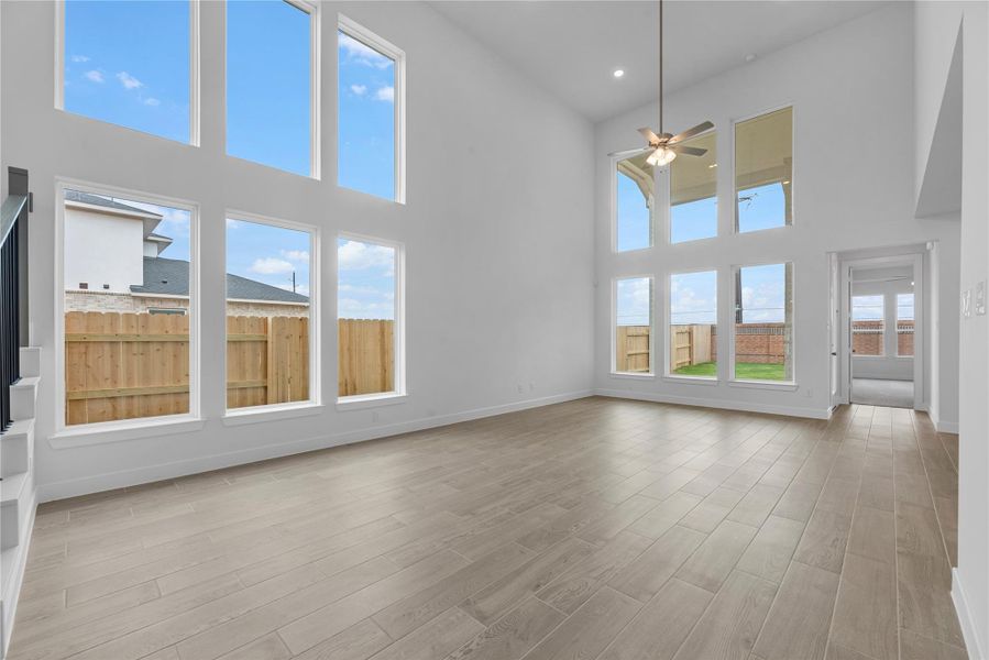 Representative image. Features, specifications, selections and colors may vary. Representative image. Features, specifications, selections and colors may vary.