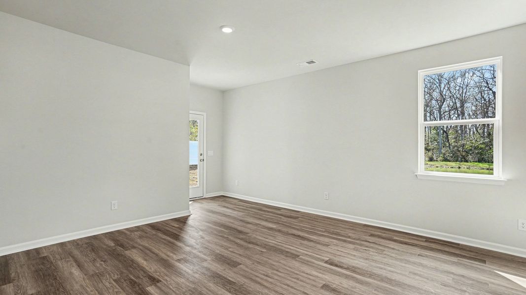 Spacious, unfurnished interior of a new home in Cottonwood Place, Tabor City (Image 6).
