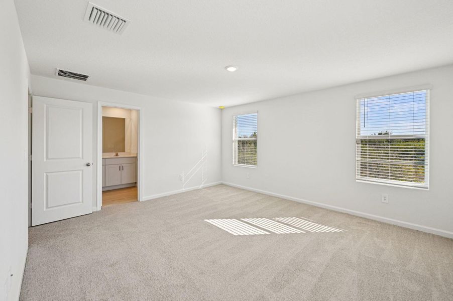 Spacious, unfurnished interior of a new home in Tidewater, Fort Pierce (Image 23).