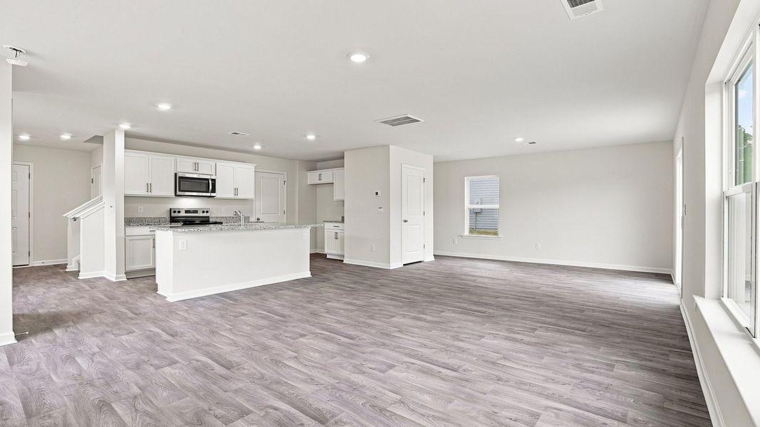 Spacious, unfurnished interior of a new home in Carter Ridge, Greenville (Image 16).