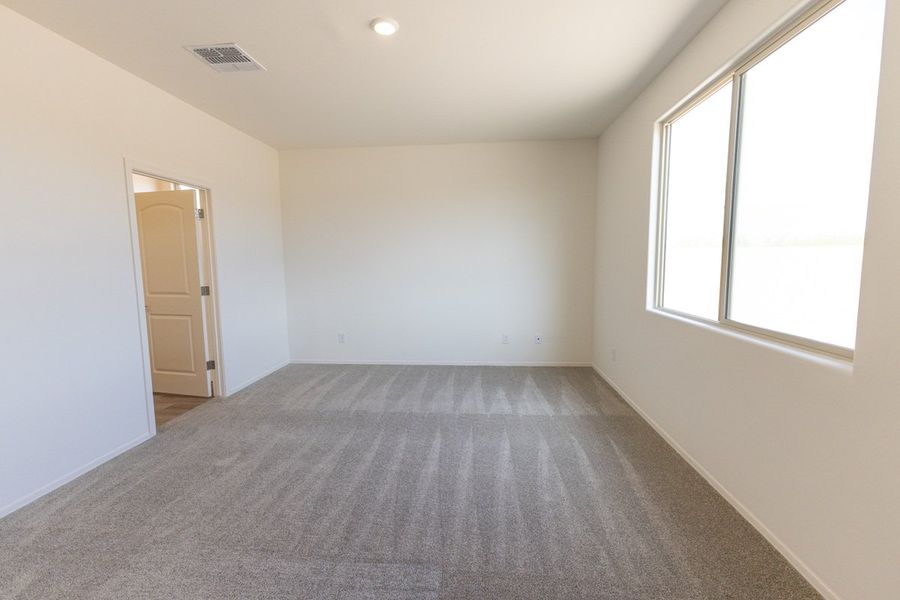 Spacious, unfurnished interior of a new home in Colina de Anza Traditions, Tucson (Image 7). Spacious, unfurnished interior of a new home in Colina de Anza Traditions, Tucson (Image 7).