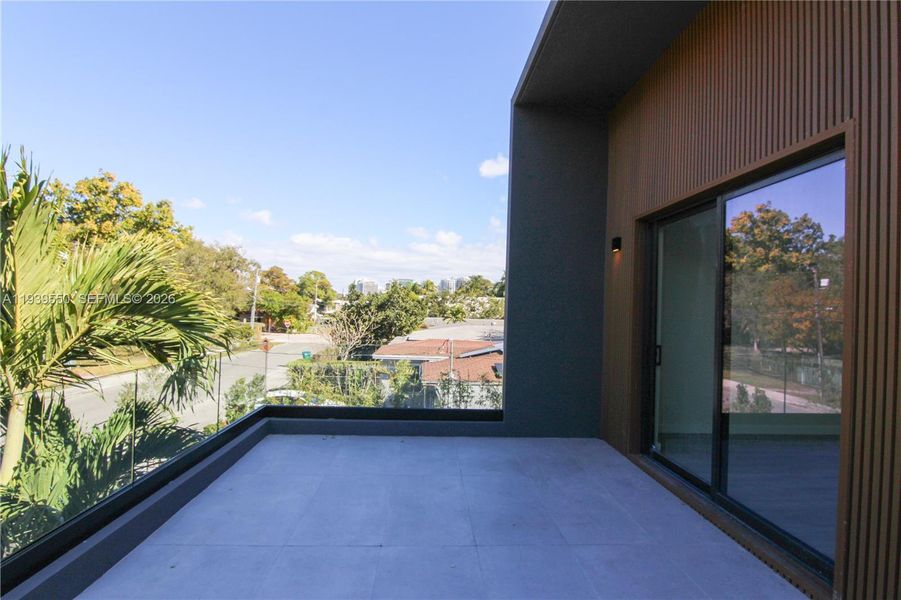 Exterior details and patio area of a home in , Miami (Image 24).