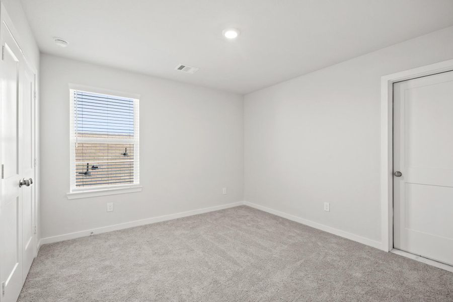 Spacious, unfurnished interior of a new home in Pearlbrook, Texas City (Image 23).