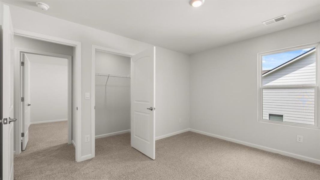 Spacious, unfurnished interior of a new home in Fairway 17 at Mirror Lake, Villa Rica (Image 32). Spacious, unfurnished interior of a new home in Fairway 17 at Mirror Lake, Villa Rica (Image 32).