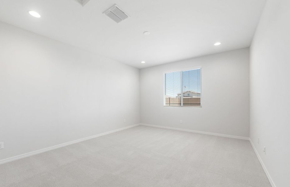 Spacious, unfurnished interior of a new home in El Rancho Santa Rosa, Maricopa (Image 25).