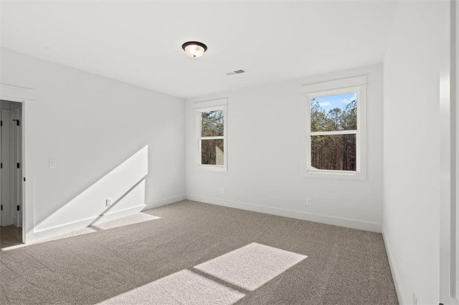 Spacious, unfurnished interior of a new home in , Waleska (Image 35).