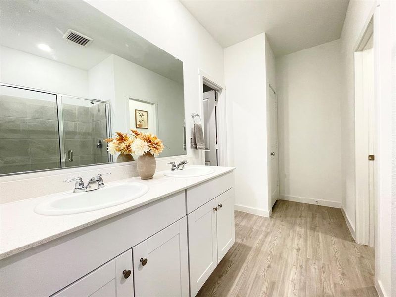 Furnished interior view inside a new home in Reatta Ridge: Classic Collection, Justin (Image 27). Furnished interior view inside a new home in Reatta Ridge: Classic Collection, Justin (Image 27).