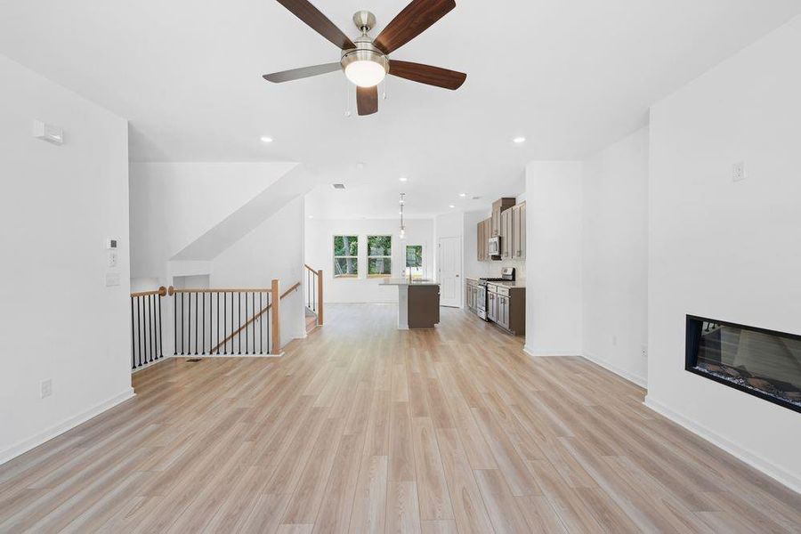 Spacious, unfurnished interior of a new home in Auburn Glen, Dacula (Image 13).