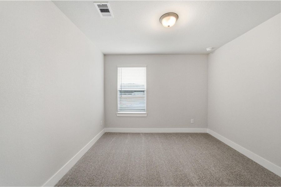 Spacious, unfurnished interior of a new home in Caney Mills, Conroe (Image 22).
