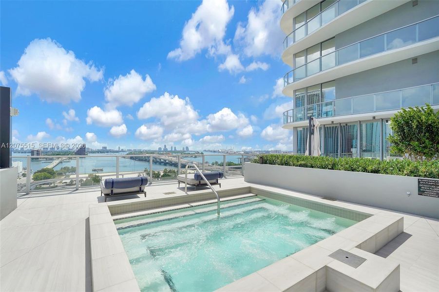 Condo located in Miami, FL showcasing its design and architecture (Image 21). Condo located in Miami, FL showcasing its design and architecture (Image 21).