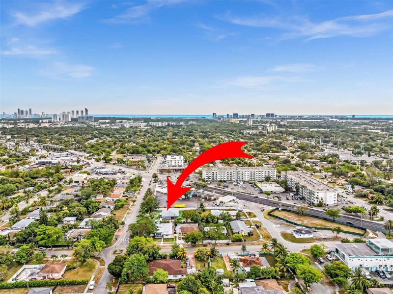 Walking distance to Biscayne Blvd and Dixie Hwy Corridors, short drive to the beach Walking distance to Biscayne Blvd and Dixie Hwy Corridors, short drive to the beach