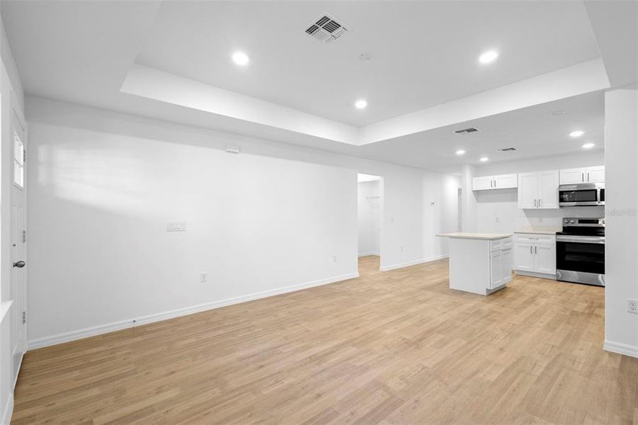 Spacious, unfurnished interior of a new home in , Eustis (Image 26).