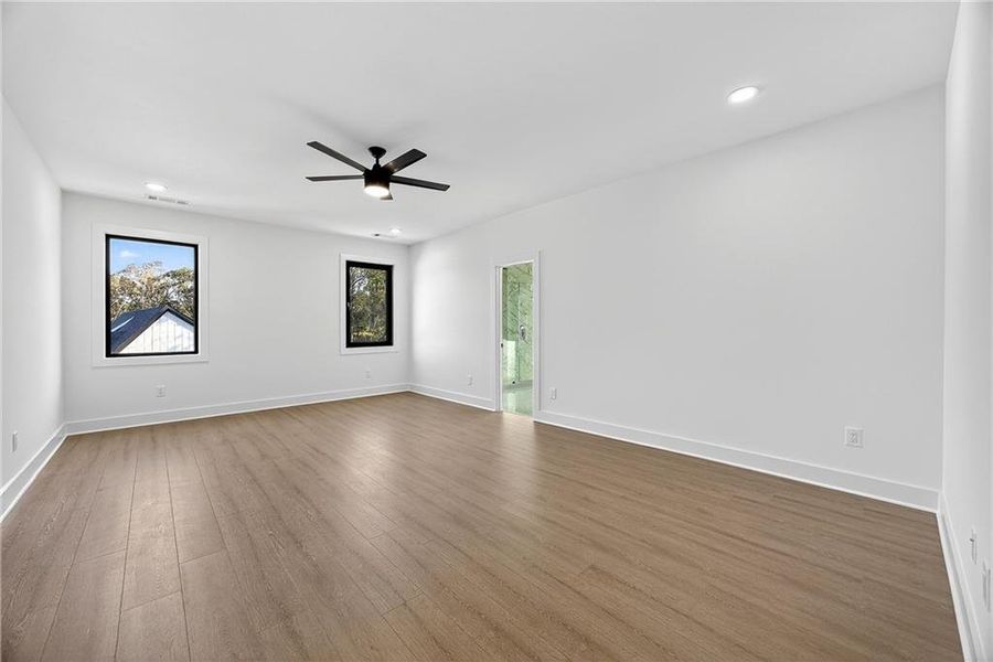 Spacious, unfurnished interior of a new home in , Auburn (Image 36).