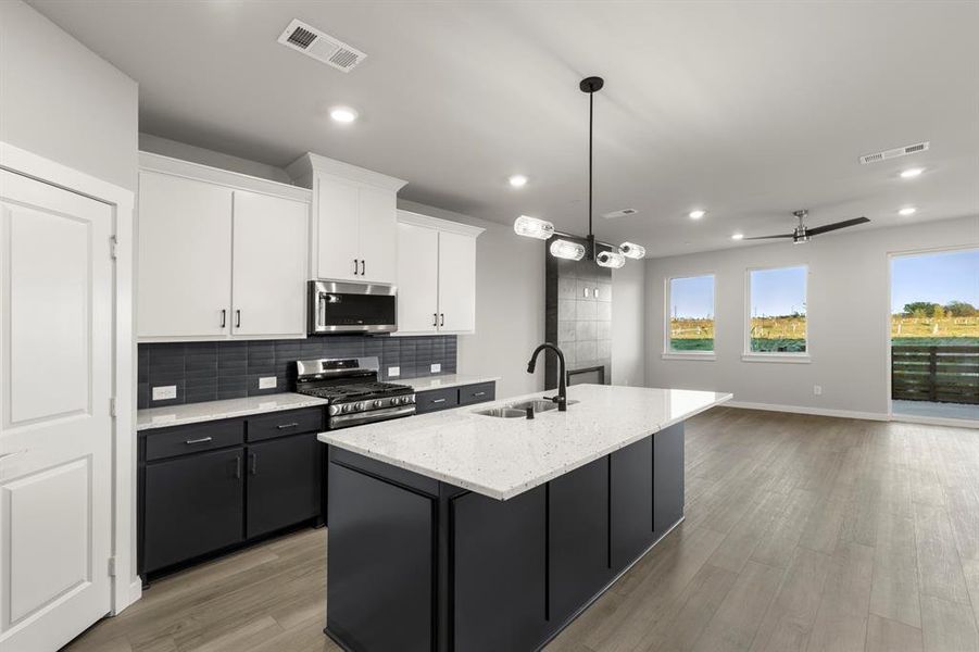 11. 2016 Aldrich - Kitchen (3) 11. 2016 Aldrich - Kitchen (3)