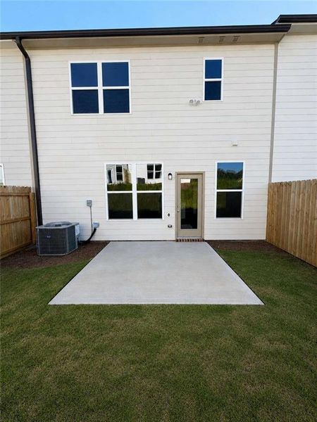 Exterior details and patio area of a home in Somerset at Riverbrook, Gainesville (Image 3).