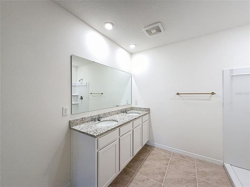 Furnished interior view inside a new home in , Lakeland (Image 13).