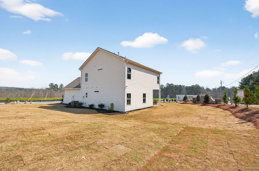 Exterior details and patio area of a home in Oakmont, Dallas (Image 2). Exterior details and patio area of a home in Oakmont, Dallas (Image 2).