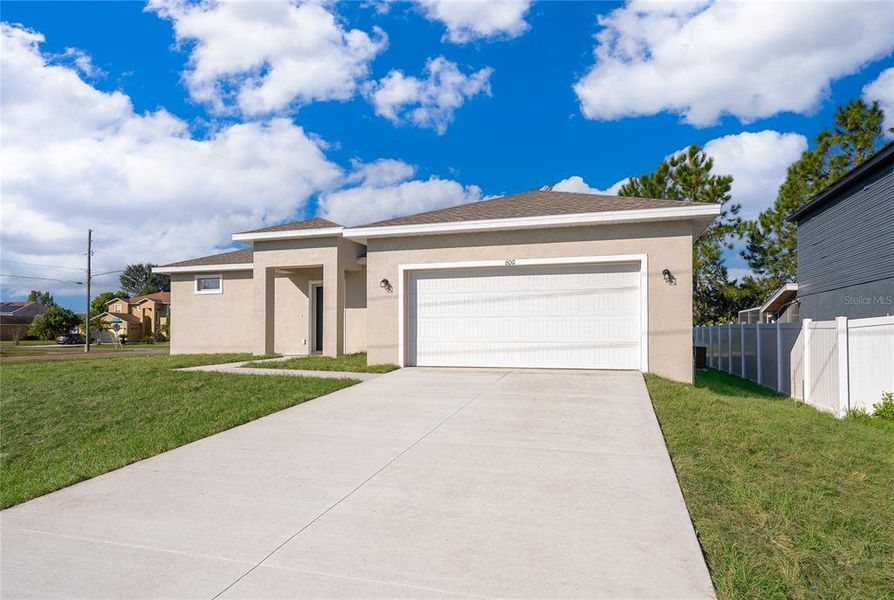 Exterior details and patio area of a home in , Kissimmee (Image 4). Exterior details and patio area of a home in , Kissimmee (Image 4).