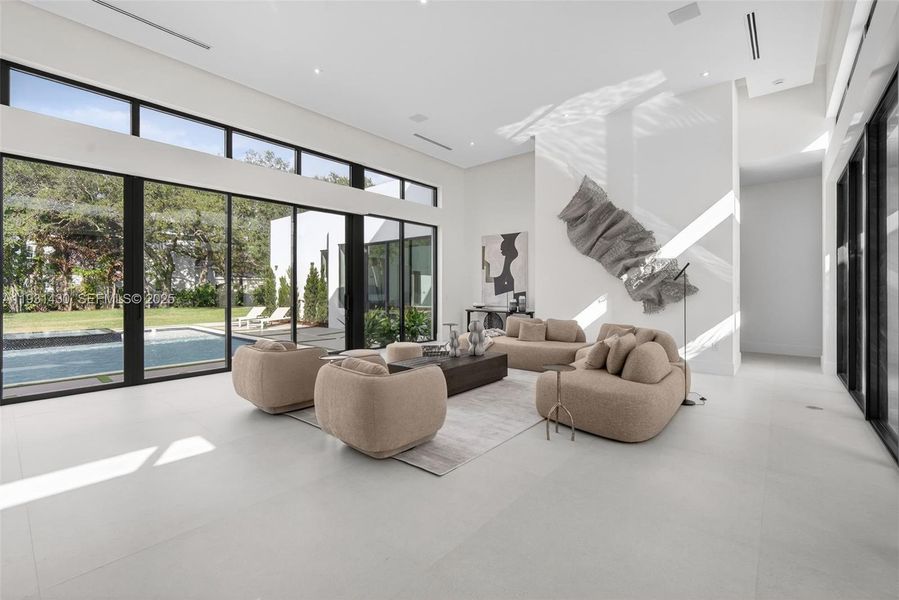 Community amenities in , Miami (Image 39).