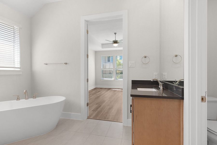 Furnished interior view inside a new home in Highland Village, Georgetown (Image 7).