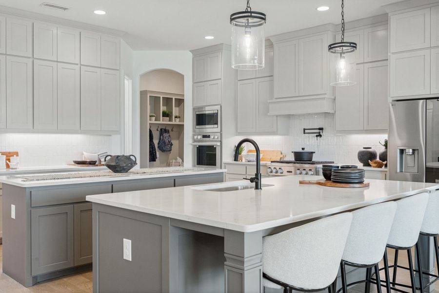 Representative furnished interior of a home built from the Blackburn by Windsor Homes in Ridge Pointe Estates, McLendon-Chisholm (Image 19).