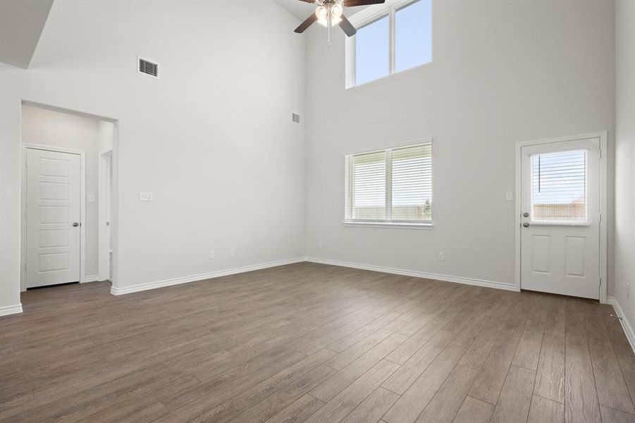 Spacious, unfurnished interior of a new home in Rocky Creek Crossing, Fort Worth (Image 16).