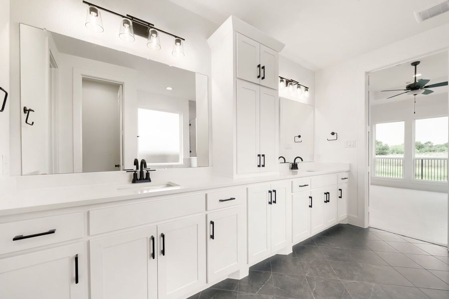 733 Red Cedar - Primary Bathroom