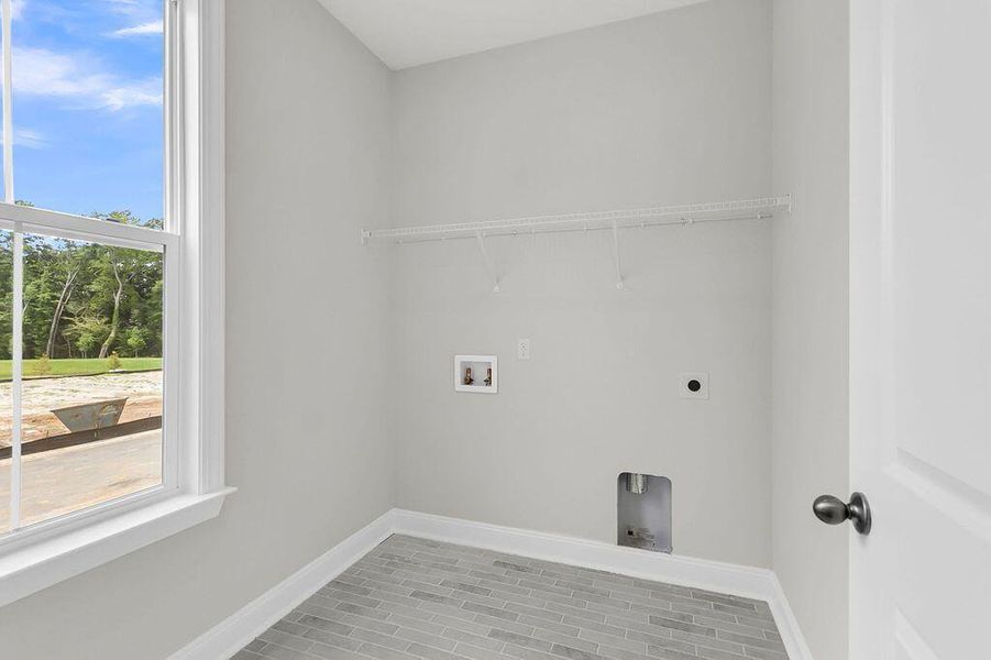 Spacious, unfurnished interior of a new home in Heron Preserve, Hanahan (Image 10).