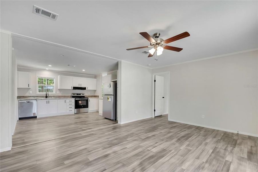 Spacious, unfurnished interior of a new home in , Hernando (Image 28).
