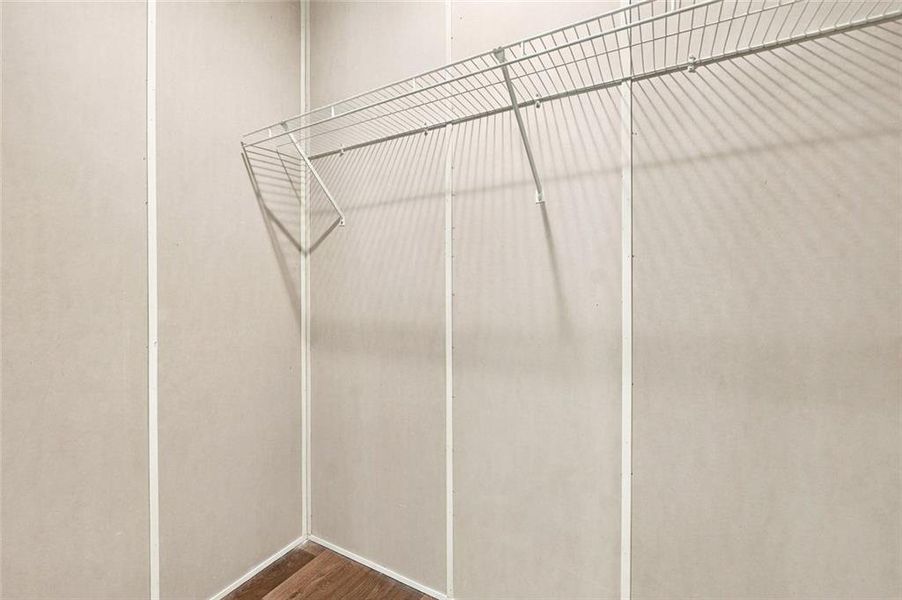 Spacious, unfurnished interior of a new home in , Jasper (Image 32).
