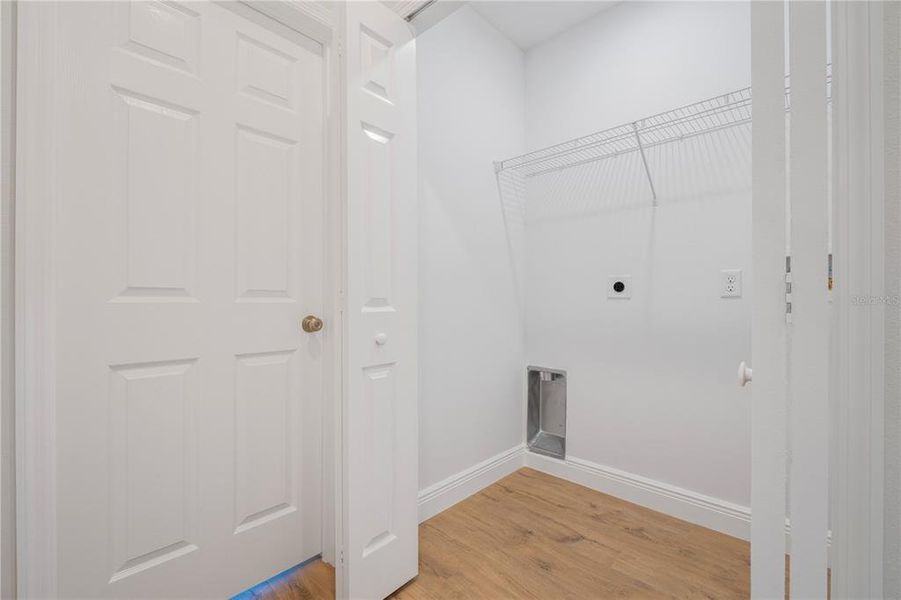 Spacious, unfurnished interior of a new home in , Deltona (Image 14).