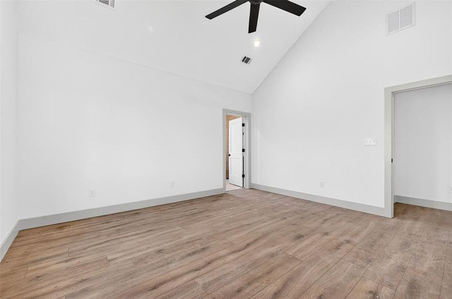 Spacious, unfurnished interior of a new home in , Whitesboro (Image 17). Spacious, unfurnished interior of a new home in , Whitesboro (Image 17).